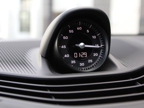 Certified 2025 Porsche Taycan Turbo GT image 22