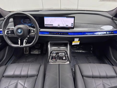 Used 2023 BMW i7 xDrive60 AWD/4WD image 14