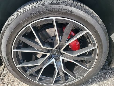 Used 2020 Audi Q8 Premium Plus w/ Premium Plus Package image 3