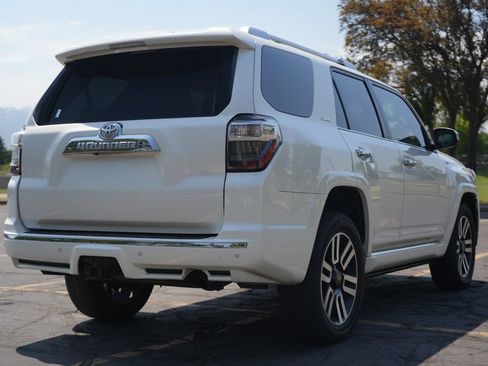 Used 2015 Toyota 4Runner Limited AWD/4WD image 5