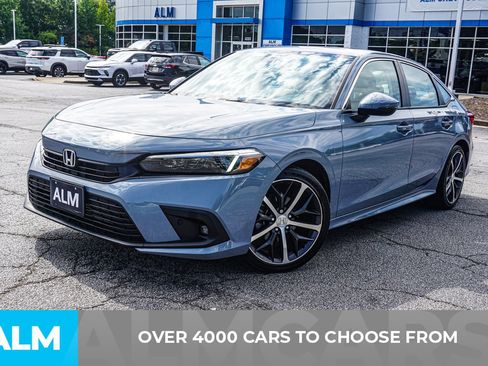 Used 2022 Honda Civic Touring image 2