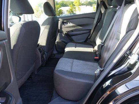 Used 2025 Nissan Rogue SV AWD/4WD image 15
