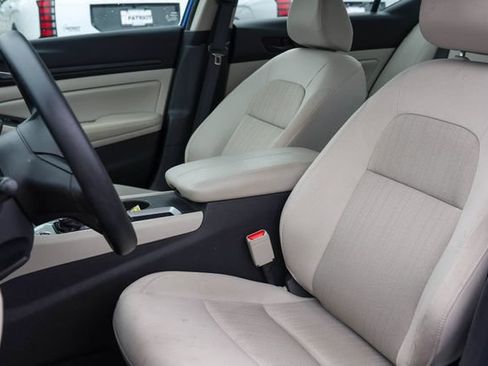 Used 2025 Nissan Altima 2.5 SV FWD image 10