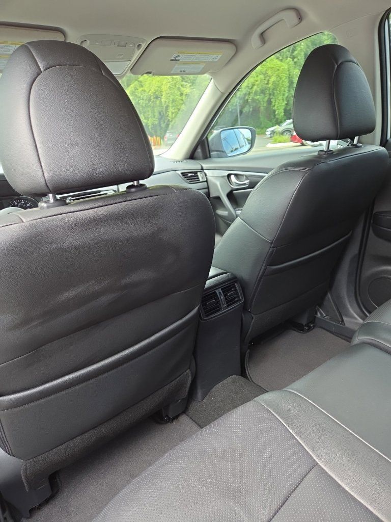Used 2018 Nissan Rogue SL FWD image 12