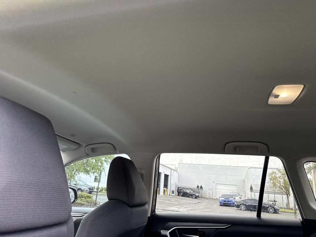 Used 2024 Toyota RAV4 XLE FWD image 16