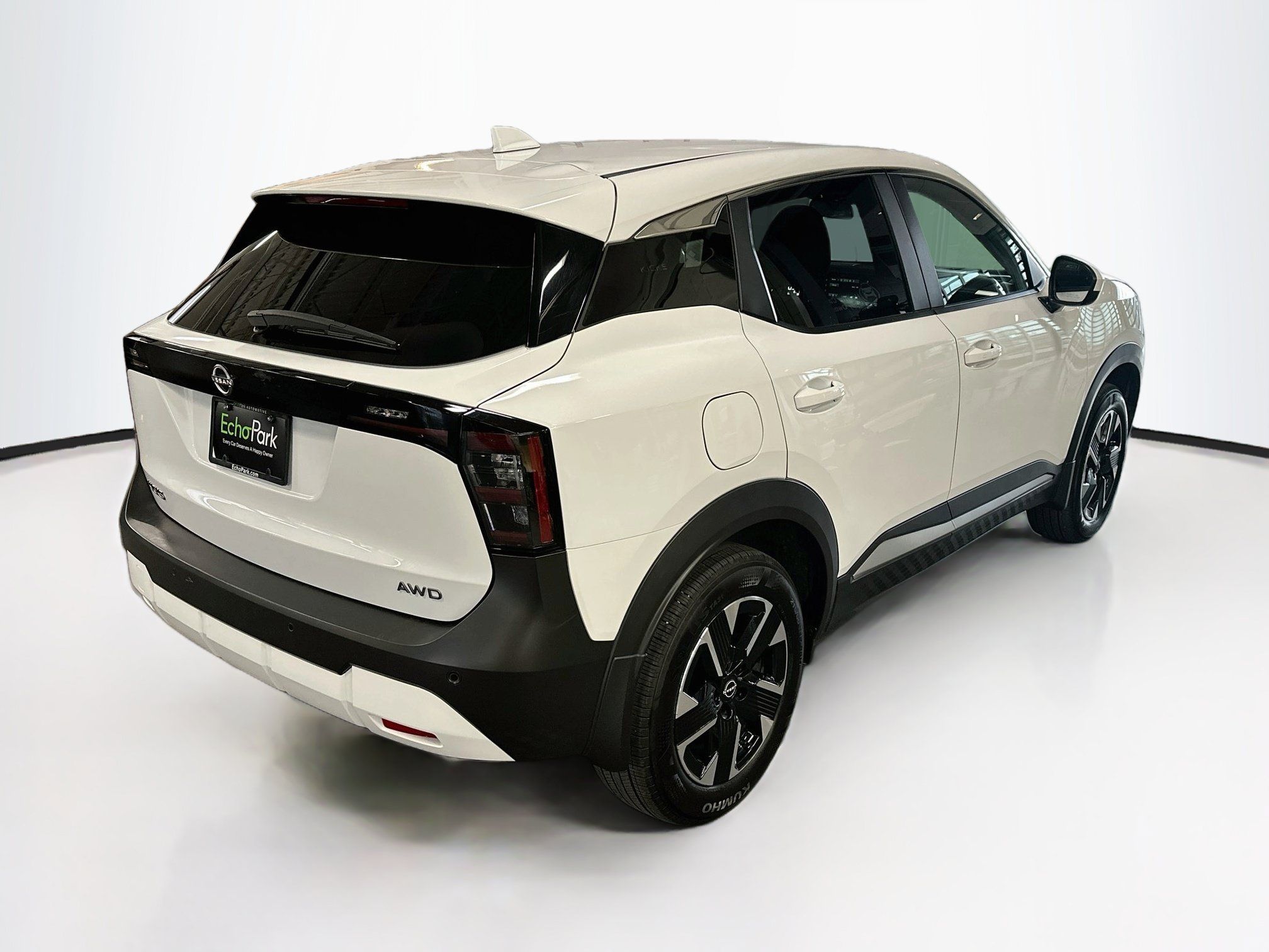 Used 2025 Nissan Kicks SV AWD/4WD image 9
