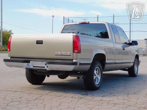 Used 1998 Chevrolet Silverado 1500 w/ Preferred Equipment Group 2 image 23