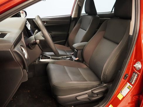 Used 2017 Toyota Corolla LE image 3