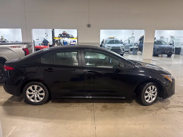 Used 2025 Toyota Corolla LE FWD image 3