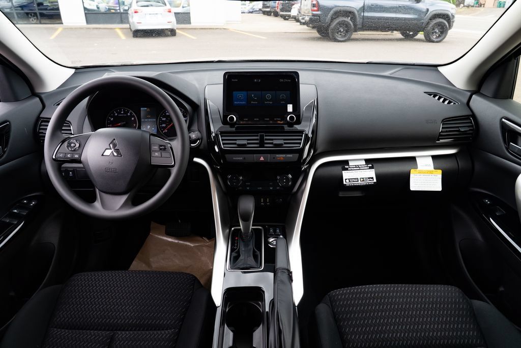 New 2026 Mitsubishi Eclipse Cross LE AWD/4WD image 8