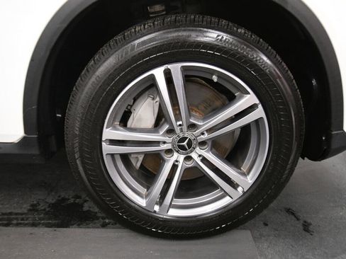 Used 2021 Mercedes-Benz GLC 300 4MATIC image 33