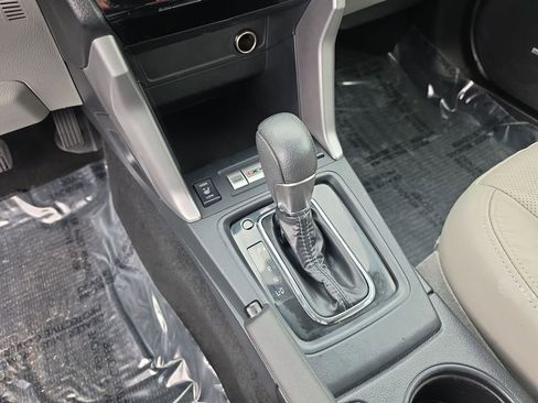 Used 2016 Subaru Forester 2.5i Touring w/ Popular Package #2 image 17