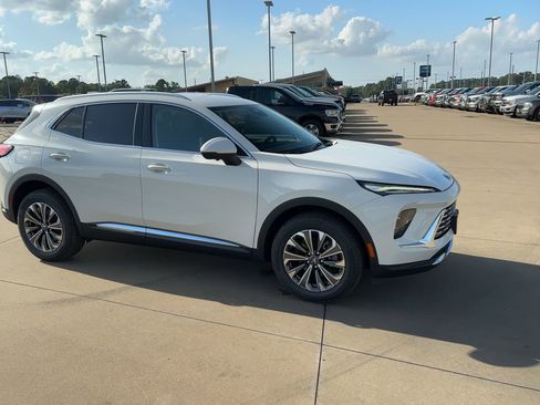 New 2025 Buick Envision Preferred image 2