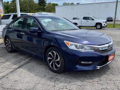 Used 2017 Honda Accord EX image 8