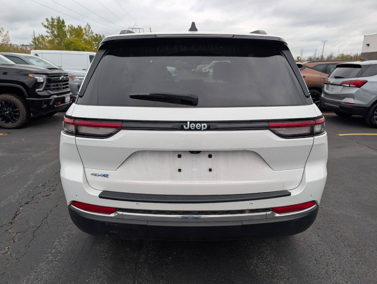Used 2024 Jeep Grand Cherokee Limited 4xe w/ Trailer Tow Package AWD/4WD image 6