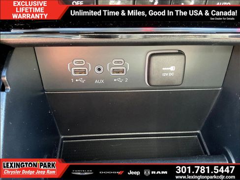 Used 2025 Jeep Grand Cherokee Limited AWD/4WD image 16