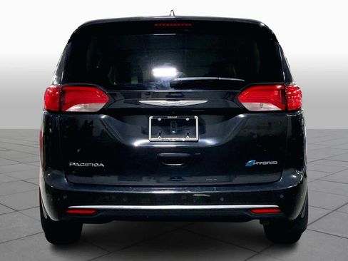 Used 2019 Chrysler Pacifica Touring Plus w/ Cold Weather Group image 4