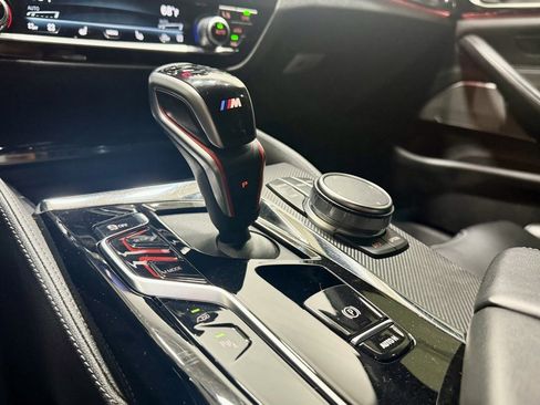 Used 2023 BMW M5 image 38