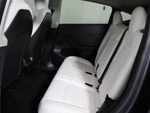 Used 2024 Tesla Model Y Long Range RWD image 8