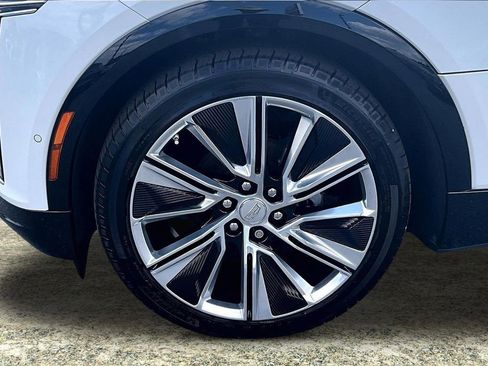 Certified 2025 Cadillac Lyriq Luxury w/ LPO, Floor Liner Package image 34