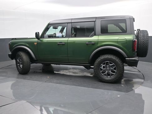 New 2025 Ford Bronco Badlands image 3