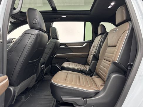 New 2027 GMC Acadia Denali Ultimate w/ LPO, Floor Liner Package AWD/4WD image 47