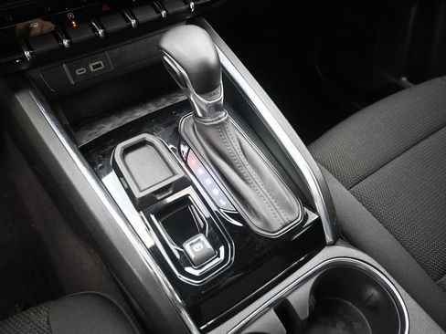 Used 2024 GMC Canyon Elevation w/ Convenience Package image 27