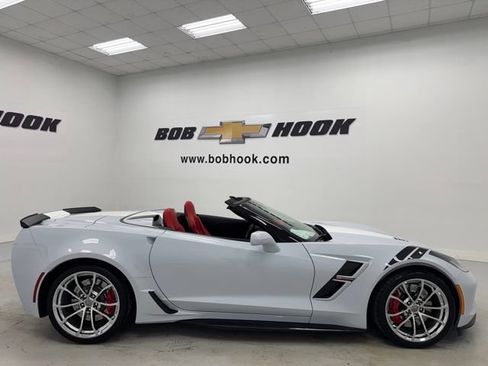 Used 2019 Chevrolet Corvette Grand Sport RWD image 12