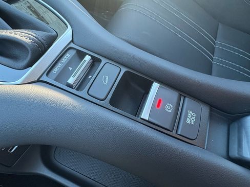 New 2026 Honda HR-V EX-L image 32