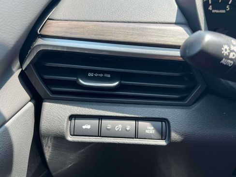 Used 2023 Nissan Altima 2.5 SV FWD image 18