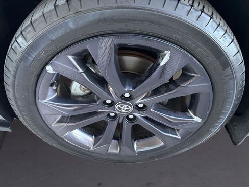 Used 2025 Toyota Sienna XSE w/ XSE Plus Package image 14