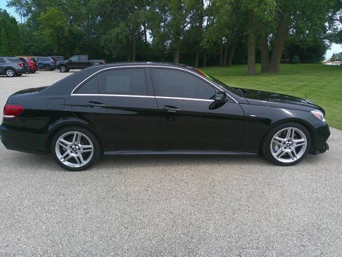 Used 2014 Mercedes-Benz E 550 4MATIC Sedan w/ Premium 1 Package image 7