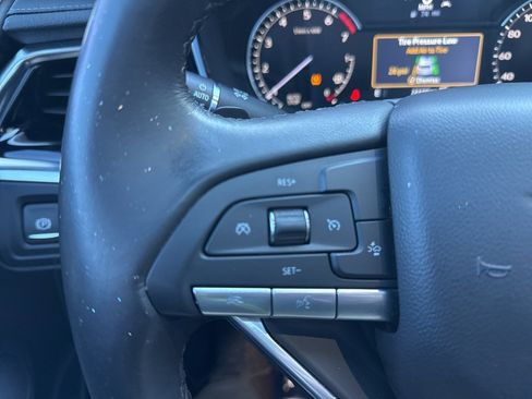 Used 2024 Cadillac XT6 Luxury image 40