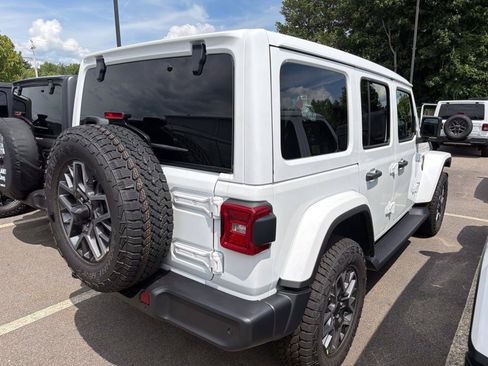 New 2026 Jeep Wrangler Unlimited Sahara AWD/4WD image 2