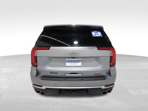 Used 2025 GMC Yukon XL Denali AWD/4WD image 3