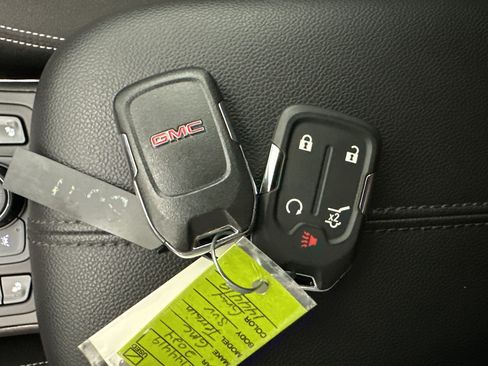 Certified 2024 GMC Terrain SLE w/ Driver Convenience Package AWD/4WD image 31