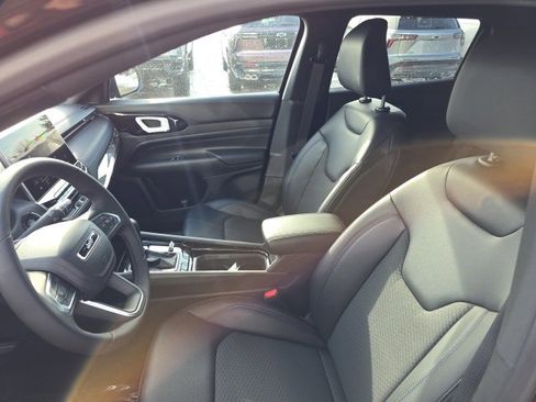 New 2026 Jeep Compass Latitude image 15