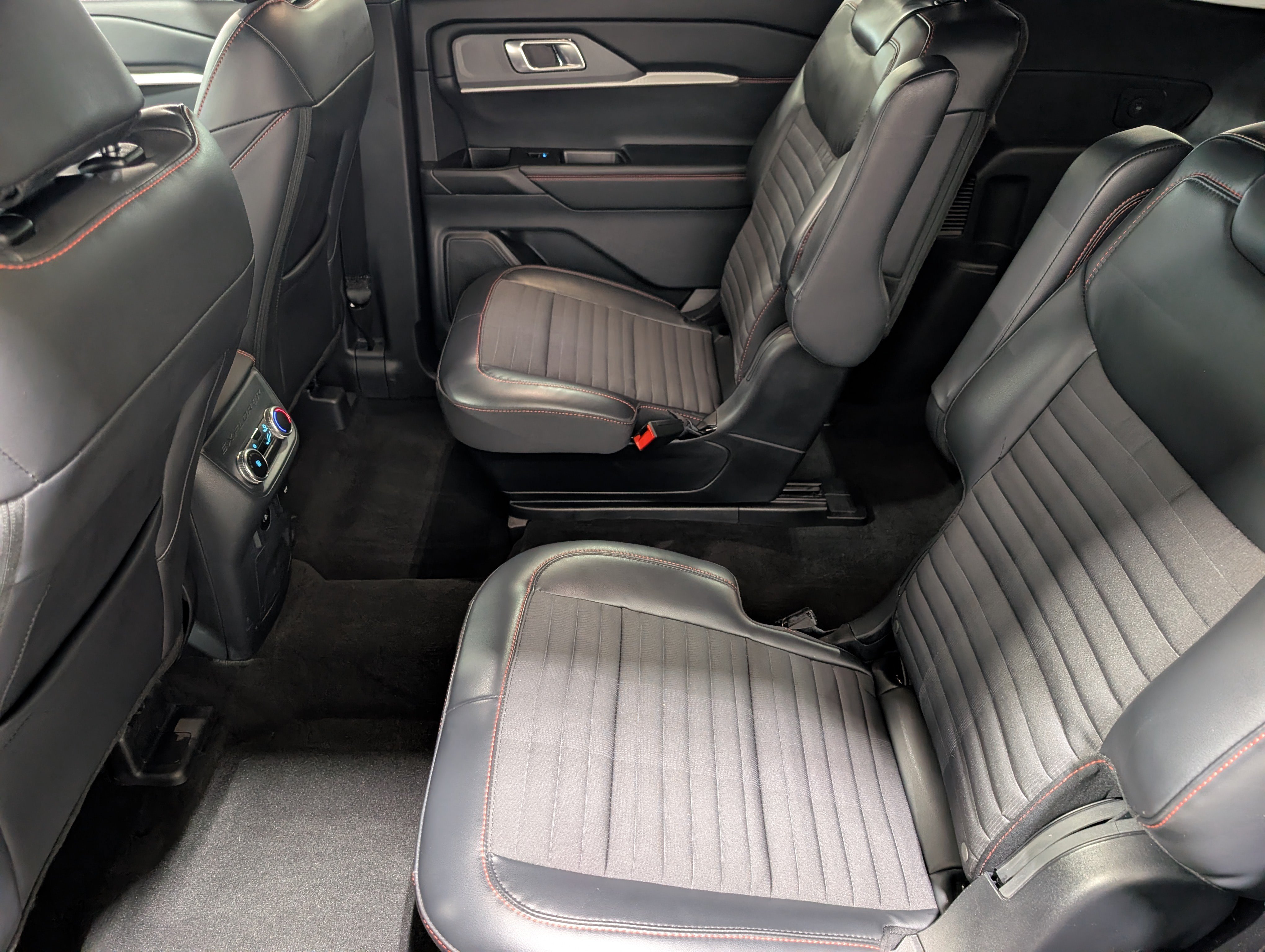 Used 2026 Ford Explorer ST-Line AWD/4WD image 11
