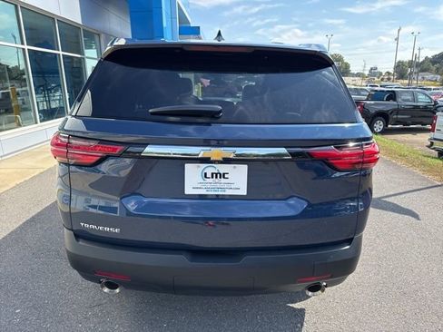 Used 2023 Chevrolet Traverse LS image 5