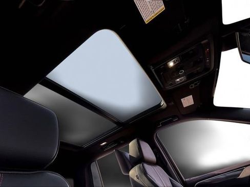 Used 2021 Chevrolet Suburban RST w/ Luxury Package image 20