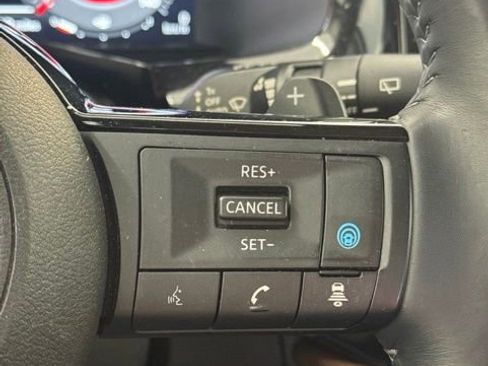 Certified 2024 Nissan Pathfinder Platinum FWD image 18