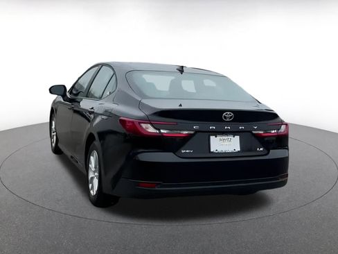 Used 2025 Toyota Camry LE image 11