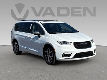 New 2026 Chrysler Pacifica Pinnacle