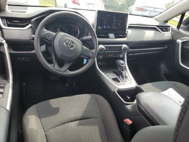 Used 2023 Toyota RAV4 LE AWD/4WD image 10