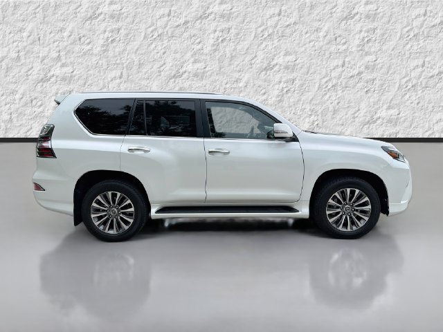 Used 2021 Lexus GX 460 Luxury w/ Accessory Package AWD/4WD image 2