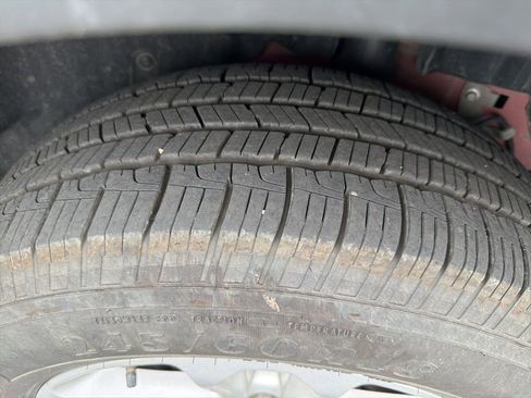 Used 2015 Ford Explorer XLT w/ Equipment Group 202B image 16