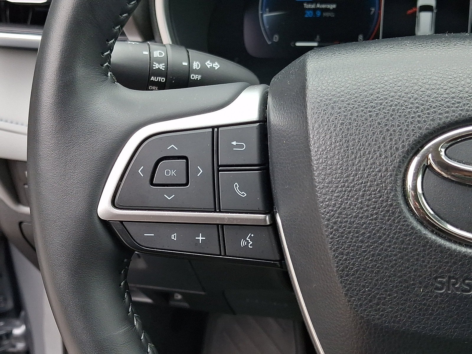 Used 2023 Toyota Highlander Limited AWD/4WD image 22