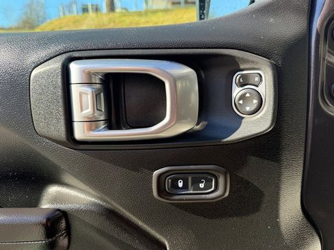 Used 2020 Jeep Wrangler Sport image 12