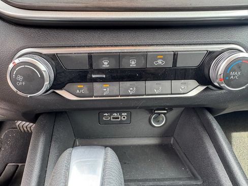 Used 2025 Nissan Altima 2.5 SV FWD image 15