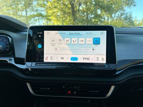 New 2026 Volkswagen Atlas Cross Sport SE image 42